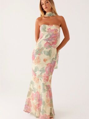 Under The Pagoda Maxi Dress - Yellow Peony
